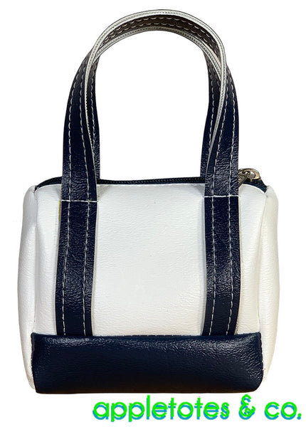 Hamptons Travel Bag Sewing Pattern for 18 Inch Dolls