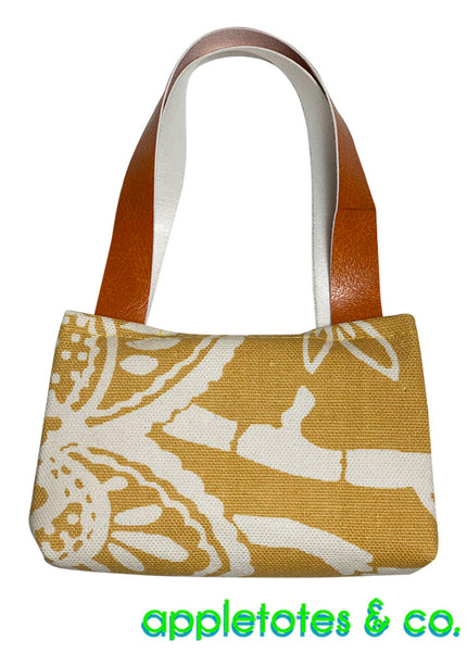 Snappy Handbag Sewing Pattern for 18 Inch Dolls