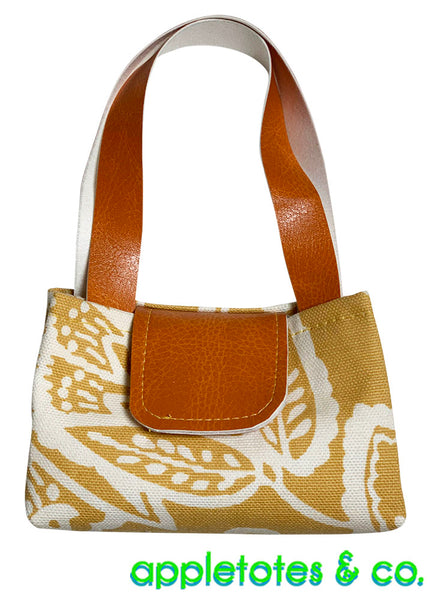 Snappy Handbag Sewing Pattern for 18 Inch Dolls