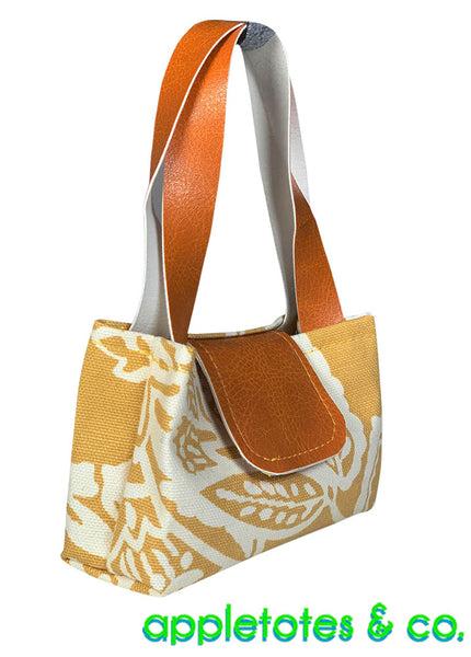 Snappy Handbag Sewing Pattern for 18 Inch Dolls