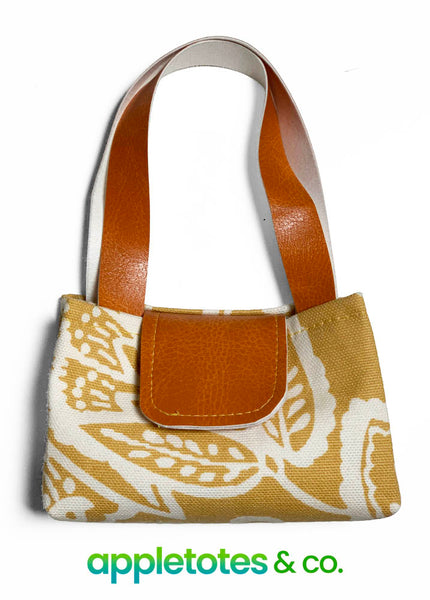 Snappy Handbag Sewing Pattern for 18 Inch Dolls